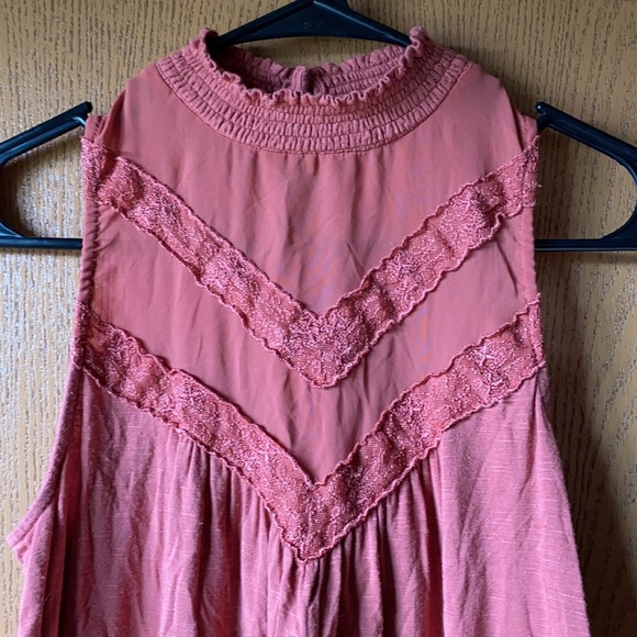 Rust colored tank - Picture 2 of 3